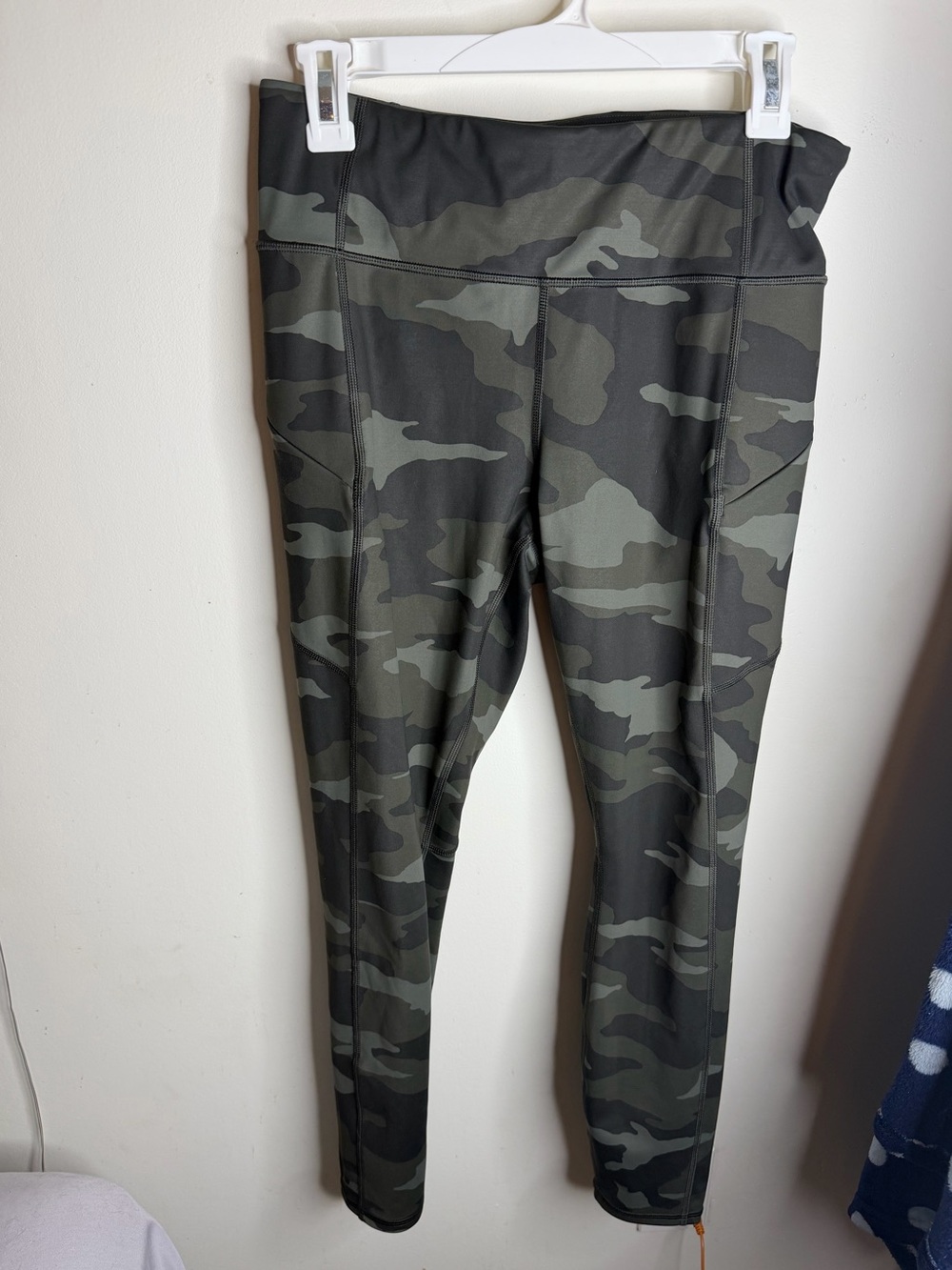 Athleta Camo Contender tights